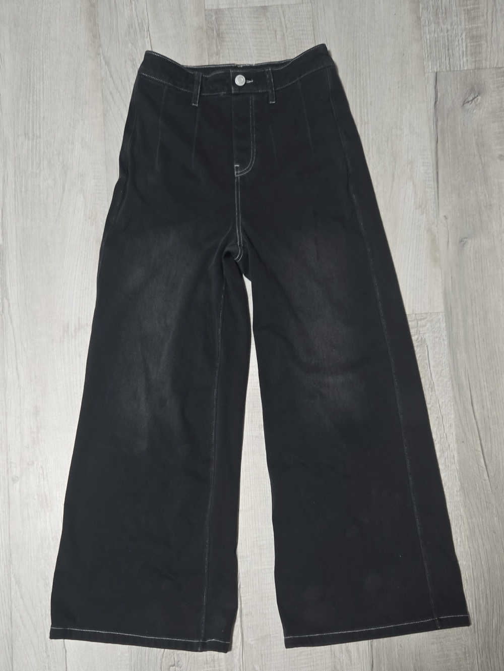 HALARA Black Wide-Leg Jeans with Contrast Stitching